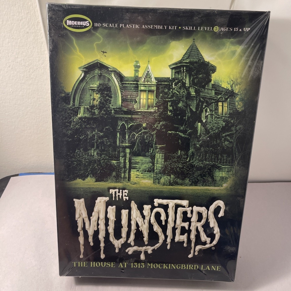 Moebius HO Scale The Munsters House at 1313 Mockingbird Lane Model Kit New - Picture 5 of 11